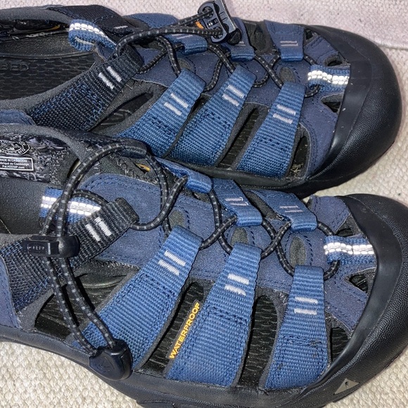 Keen men’s size 7.5 (8.5 women’s)  Blue rubber Sandals - Picture 11 of 16